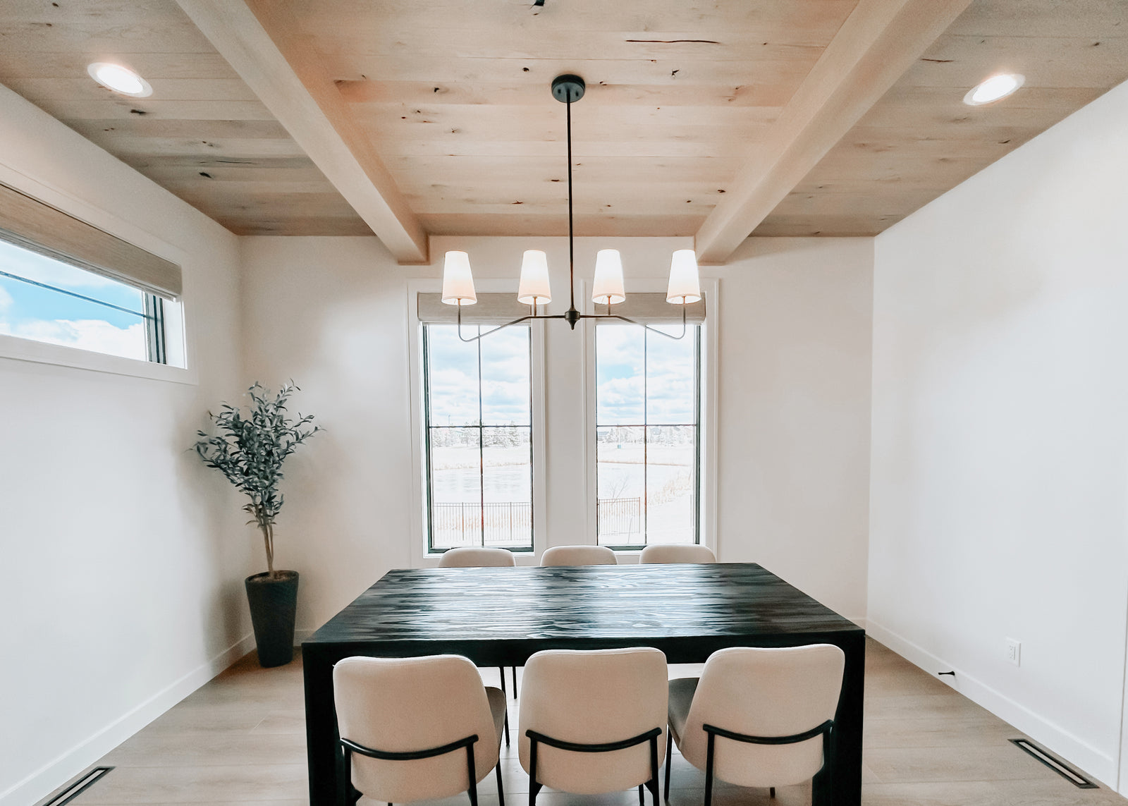 Bluewater Farms White Oak Shiplap Paneling  (Sold per Sq/Ft) - Dakota Timber Co